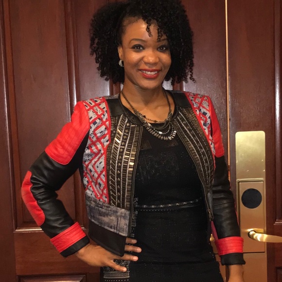 Meet your Posher, Elaine - Picture 3 of 8